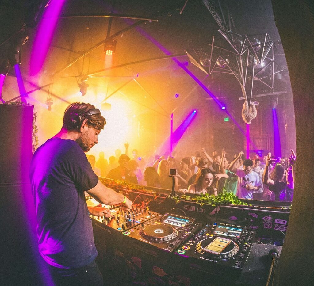 DJ Style for Your Dubai Wedding